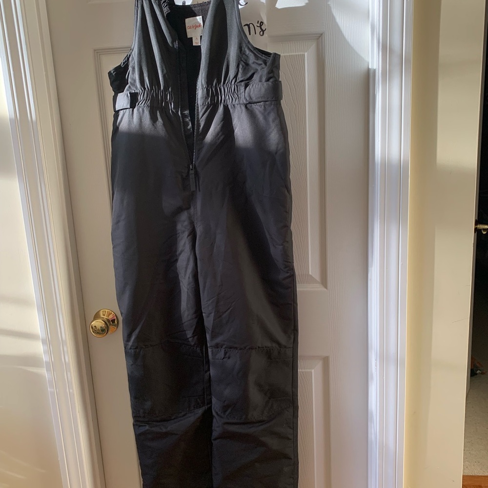 Unisex ski pant bib. Size Xlg. Cat and jack